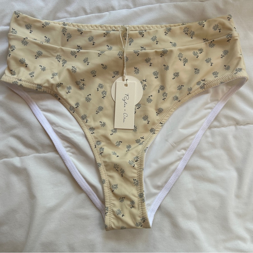 Rylee +‎ Cru Banded High Cut Bikini Bottoms NWT size Medium SOLD OUT
